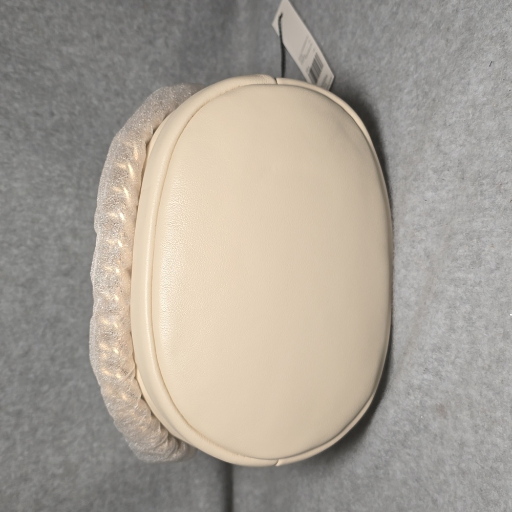 Marc Jacobs Small Leather Bucket Bag in Marshmallow NWT - Picture 4 of 10
